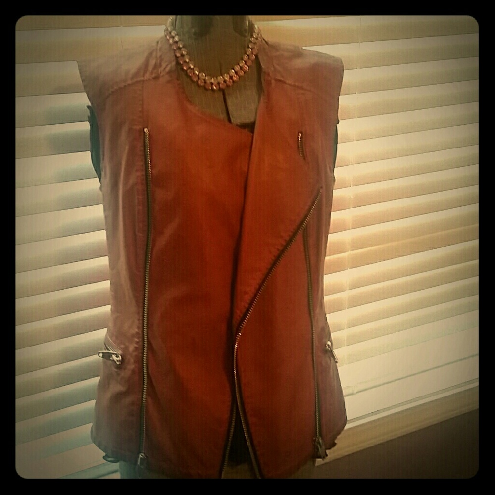 Cristina vest size M